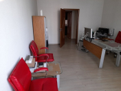 İcarəyə verilir 3 otaqlı 140 m2 ofis Şah İsmayıl Xətai m.