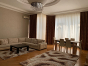 Satılır 4 otaqlı 200 m2 yeni tikili 9 mkr