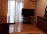 İcarəyə verilir 2 otaqlı 100 m2 köhnə tikili 28 May m.