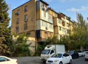 Satılır 2 otaqlı 45 m2 köhnə tikili ABŞ səfirliyi