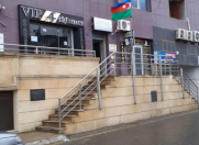 Satılır 10 otaqlı 600 m2 obyekt 20 yanvar m.