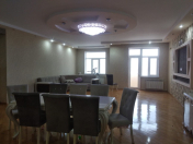 Satılır 4 otaqlı 182 m2 yeni tikili 8 mkr