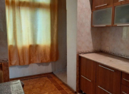 Satılır 3 otaqlı 81 m2 köhnə tikili Elmlər Akademiyası m.