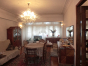 İcarəyə verilir 3 otaqlı 90 m2 köhnə tikili Gənclik m.