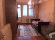 Satılır 4 otaqlı 130 m2 köhnə tikili Ayna Sultanova heykəli