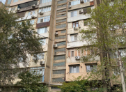 Satılır 4 otaqlı 101 m2 köhnə tikili İnşaatçılar m.