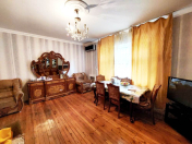 İcarəyə verilir 2 otaqlı 65 m2 köhnə tikili 28 May m.