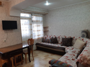 Satılır 3 otaqlı 83 m2 köhnə tikili Elmlər Akademiyası m.