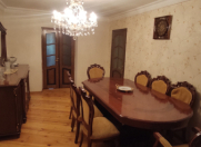 Satılır 5 otaqlı 110 m2 köhnə tikili Elmlər Akademiyası m.