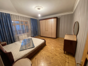 İcarəyə verilir 3 otaqlı 110 m2 köhnə tikili AZTV telekanalı