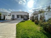 Satılır 4 otaqlı 130 m2 bağ evi Şüvəlan Park ticarət mərkəzi