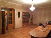 Satılır 2 otaqlı 80 m2 köhnə tikili Sahil m.