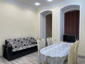 İcarəyə verilir 2 otaqlı 55 m2 köhnə tikili Heydər Əliyev sarayı