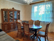 Satılır 2 otaqlı 45 m2 köhnə tikili ABŞ səfirliyi