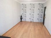 Satılır 4 otaqlı 100 m2 köhnə tikili Qara Qarayev m.