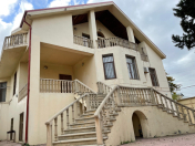 İcarəyə verilir 8 otaqlı 550 m2 həyət evi Bakıxanov