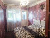 Satılır 3 otaqlı 72 m2 köhnə tikili Altes Plaza