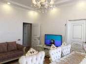 Satılır 2 otaqlı 83 m2 yeni tikili Qara Qarayev m.