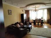 Satılır 3 otaqlı 140 m2 yeni tikili Nizami m.