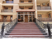 Satılır 4 otaqlı 250 m2 yeni tikili Elmlər Akademiyası m.