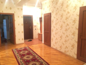 İcarəyə verilir 3 otaqlı 140 m2 yeni tikili Tibb Universiteti