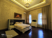 İcarəyə verilir 2 otaqlı 80 m2 köhnə tikili İçəri Şəhər m.