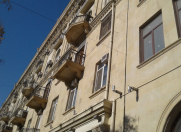 Satılır 2 otaqlı 53 m2 köhnə tikili Elmlər Akademiyası m.