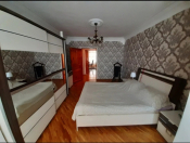 Satılır 4 otaqlı 110 m2 köhnə tikili Xalqlar Dostluğu m.