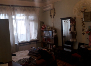 Satılır 5 otaqlı 80 m2 köhnə tikili İnşaatçılar m.