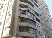 Satılır 8 otaqlı 350 m2 ofis Ayna Sultanova heykəli