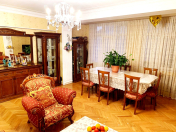 İcarəyə verilir 2 otaqlı 70 m2 köhnə tikili 28 May m.