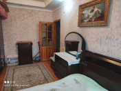Satılır 4 otaqlı 80 m2 köhnə tikili Həzi Aslanov m.