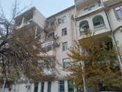 Satılır 3 otaqlı 98 m2 köhnə tikili Şah İsmayıl Xətai m.