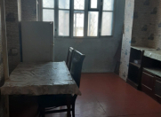 İcarəyə verilir 2 otaqlı 66 m2 köhnə tikili Y.Günəşli