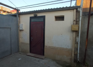 Satılır 2 otaqlı 70 m2 həyət evi Yasamal r.