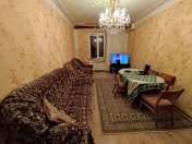 Satılır 3 otaqlı 70 m2 köhnə tikili Xalqlar Dostluğu m.