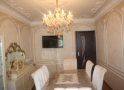 Satılır 5 otaqlı 120 m2 köhnə tikili Xalqlar Dostluğu m.