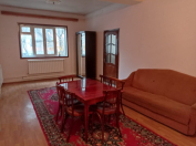 İcarəyə verilir 4 otaqlı 140 m2 köhnə tikili Neftçilər m.