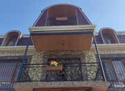 Satılır 8 otaqlı 330 m2 villa Koroğlu m.