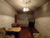 Satılır 4 otaqlı 96 m2 köhnə tikili Xalqlar Dostluğu m.