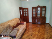 İcarəyə verilir 2 otaqlı 100 m2 köhnə tikili 9 mkr