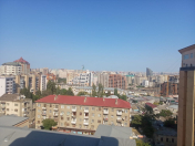 Satılır 4 otaqlı 183 m2 yeni tikili 28 May m.