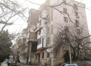 Satılır 1 otaqlı 40 m2 köhnə tikili Elmlər Akademiyası m.