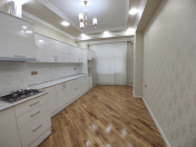 Satılır 3 otaqlı 136 m2 yeni tikili 5 mkr