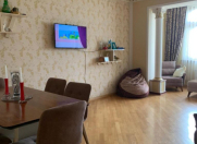 Satılır 3 otaqlı 93 m2 köhnə tikili Qara Qarayev m.
