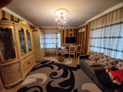 Satılır 2 otaqlı 60 m2 köhnə tikili Qara Qarayev m.