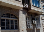 Satılır 3 otaqlı 85 m2 köhnə tikili İçəri Şəhər m.