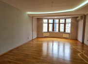 Satılır 4 otaqlı 186 m2 yeni tikili 28 May m.