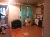 Satılır 3 otaqlı 85 m2 köhnə tikili Respublika stadionu