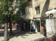 İcarəyə verilir 4 otaqlı 55 m2 obyekt İnşaatçılar m.